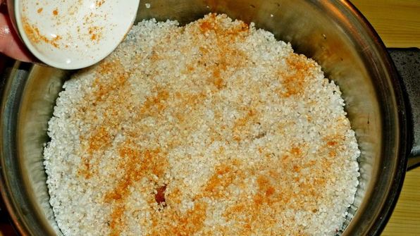 плов в кастрюле со свининой