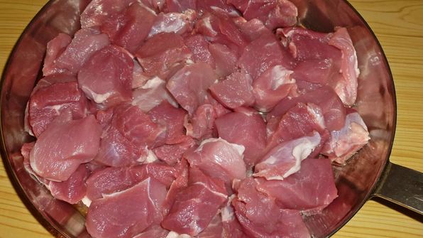 плов в кастрюле со свининой