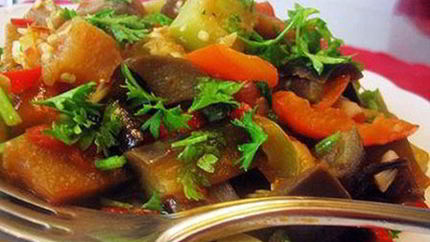 Ароматное овощное рагу с зеленью