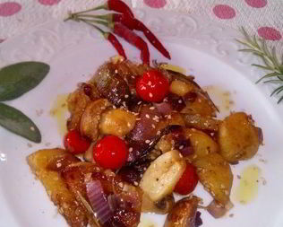 Капоната из молодого картофеля с шалфеем и розмарином