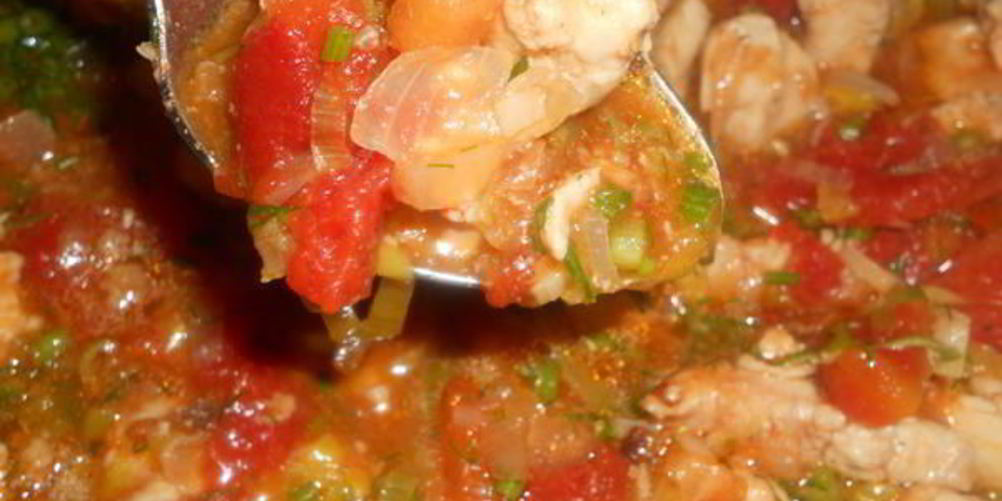 Рецепт куриного рагу с помидорами и луком