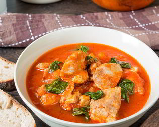 Куриное рагу со шпинатом