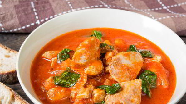 куриное рагу со шпинатом