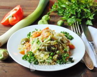 Овощное рагу с капустой