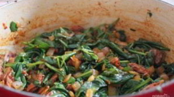 овощное рагу с колбасой