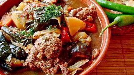 Овощное рагу с жирной бараниной