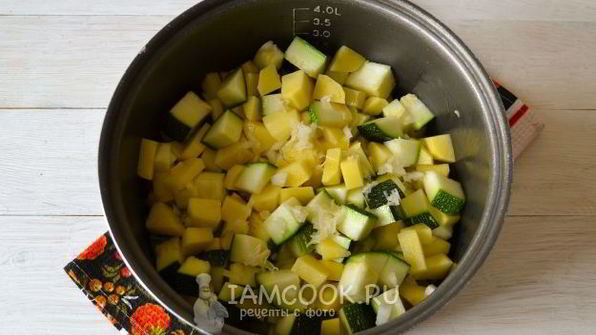 постное рагу из кабачков с картошкой в мультиварке