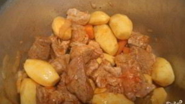 рагу из картофеля и мяса