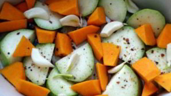 рагу из маринованного кролика с овощами и грибами