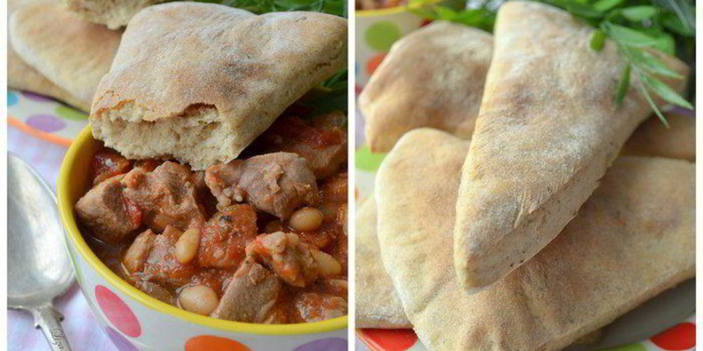 Рецепт цельнозерновых сметанных треугольников с аппетитным рагу из индейки