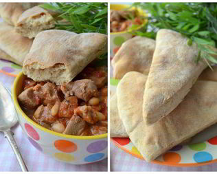 Цельнозерновые сметанные треугольники с аппетитным рагу из индейки