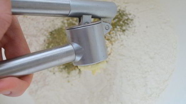 цельнозерновые сметанные треугольники с аппетитным рагу из индейки