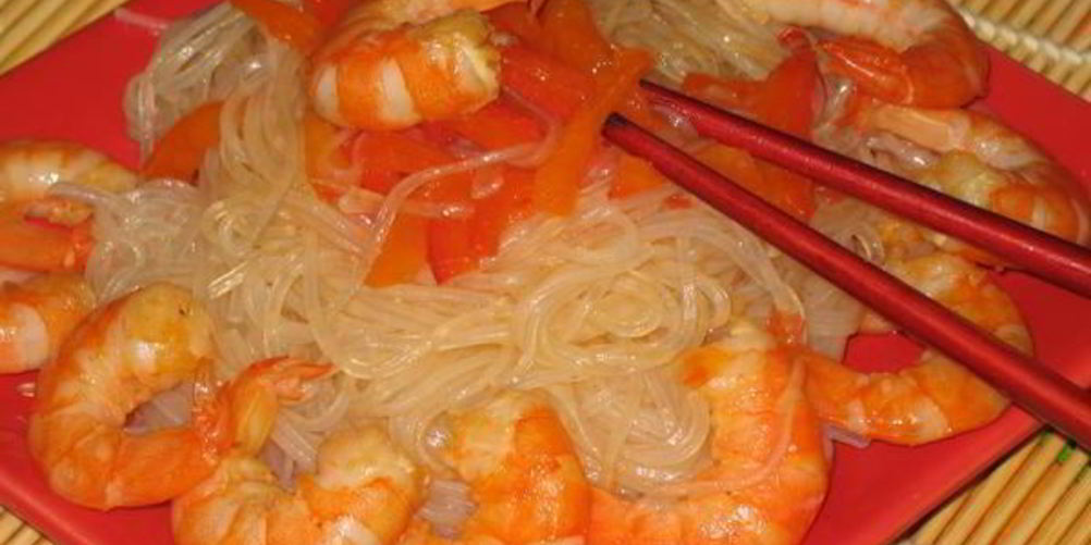 Рецепт рисовой лапши с овощами и креветками