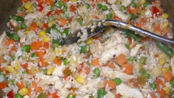 ризотто с курицей и замороженными овощами