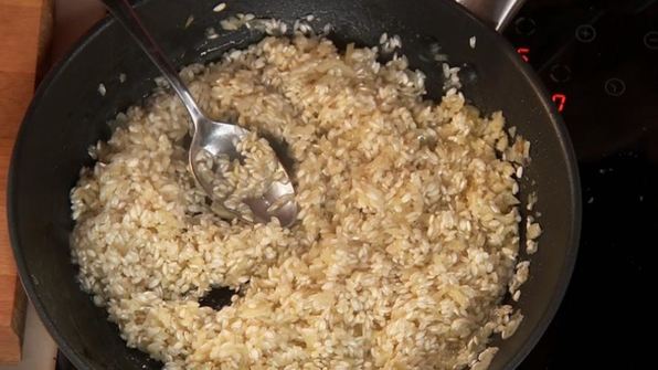 свиная отбивная с ризотто и яблочным чатни