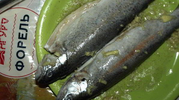 форель в имбирно-лимонном маринаде, запеченная в фольге