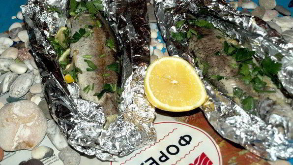 форель в имбирно-лимонном маринаде, запеченная в фольге