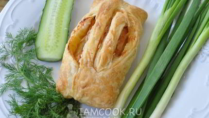 Горбуша, запеченная в слоеном тесте