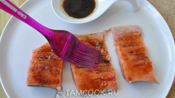 горбуша, запеченная в слоеном тесте