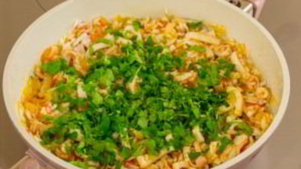 кальмары с рисом и помидорами