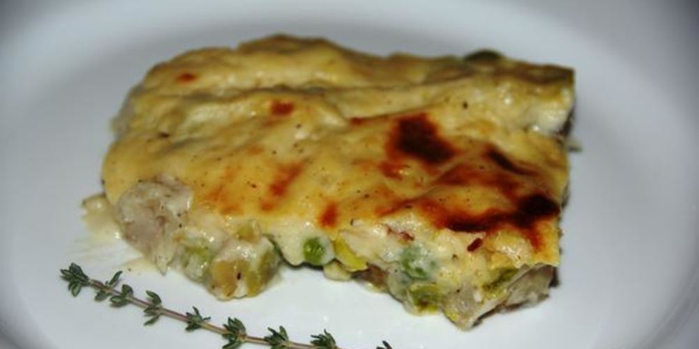 Рецепт хека с авокадо и горошком, запеченный под бешамелем