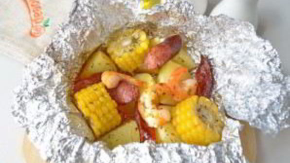 креветки с картофелем и кукурузой в фольге