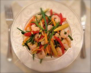 Креветки с овощами