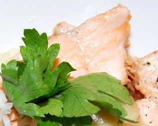 Лосось тушеный