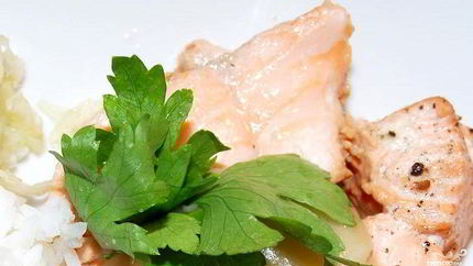 Лосось тушеный