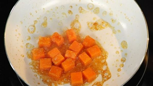 морской гребешок на пюре из цветной капусты