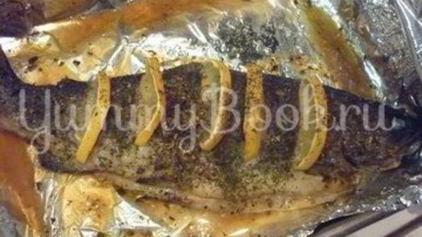 радужная форель, запеченная в фольге с лимоном