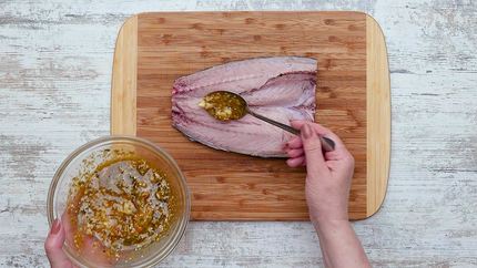 Скумбрия, запеченная на мангале