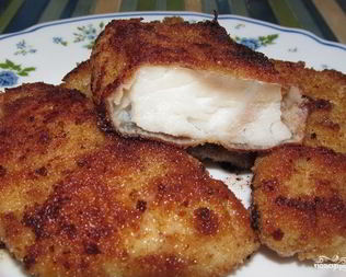 Треска жареная в яйце