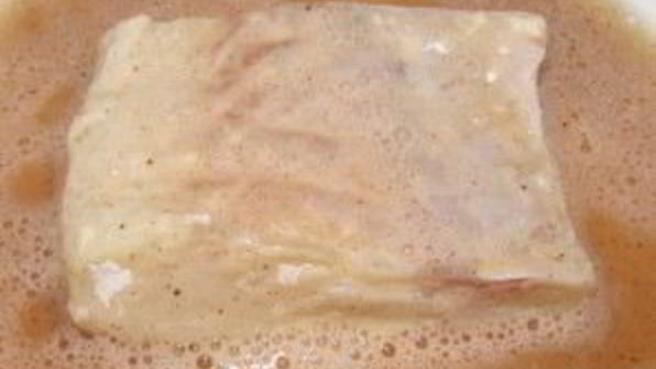 треска жареная в яйце