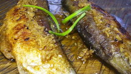 Жареная рыба на сковороде