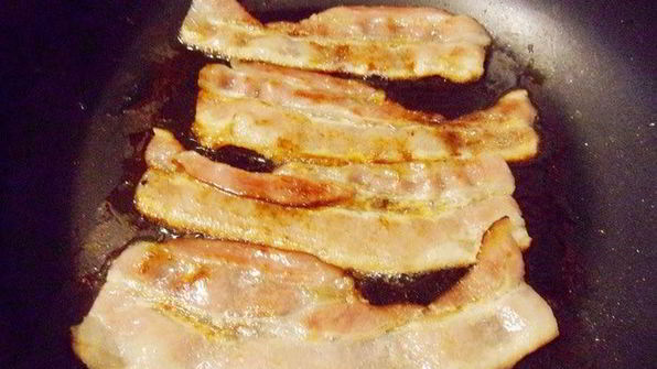 жареные кальмары с беконом