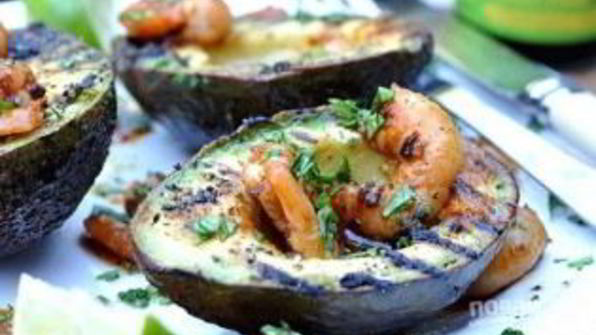 жареные креветки в авокадо