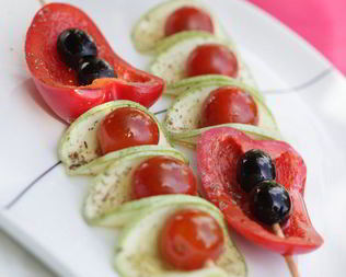 Маленькие шашлычки из овощей