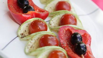 Маленькие шашлычки из овощей