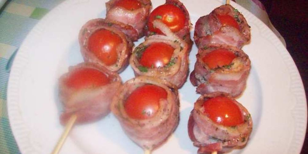 Рецепт шашлычка помидорки в беконе
