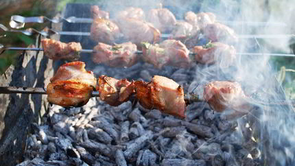 Шашлык из баранины с кинзой и луком