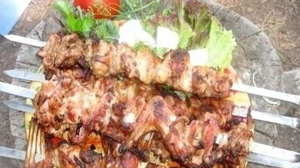 Шашлык из кролика с луком