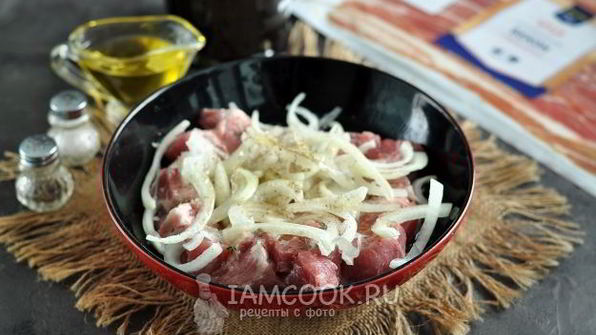 шашлык из свинины на сковороде