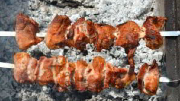 шашлык из свинины рулетиками