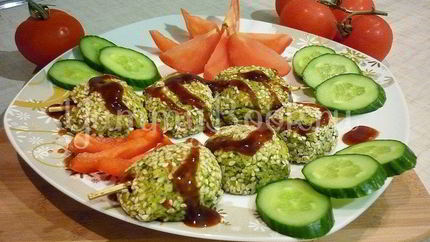 Зеленые сырно-картофельные шашлычки на шпажках