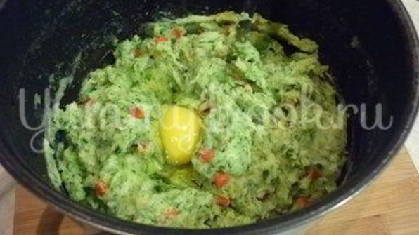 зеленые сырно-картофельные шашлычки на шпажках