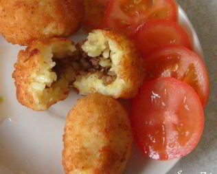 Сицилийские аранчини — рисовые шарики с фаршем