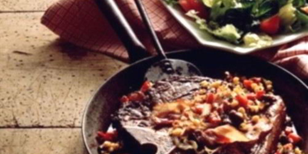 Рецепт говяжьего стейка с фасолевым пюре и маслинами