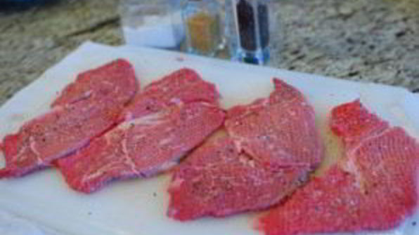 говяжий стейк с молочной подливой