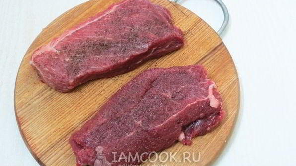 стейк из говядины с розмарином и тимьяном